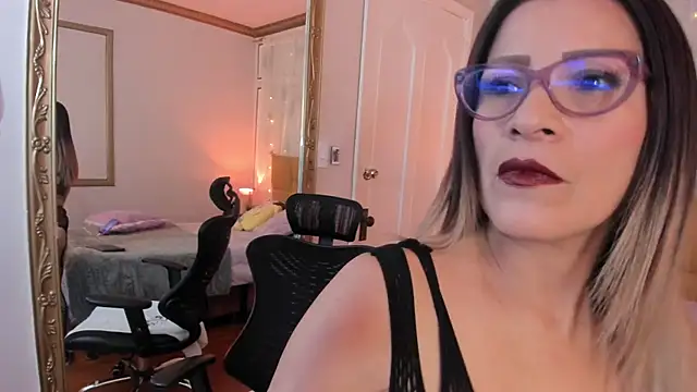 cris milk online show from 23, 5, 2026
