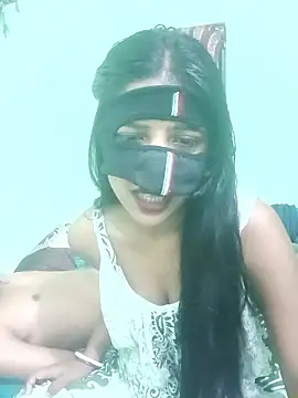 hot-couple-0 online show from 13, 5, 2026