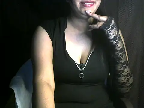 Snapshot of aaysha_lov chatting on 28, 4, 2026 aaysha lov online show from 28, 4, 2026
