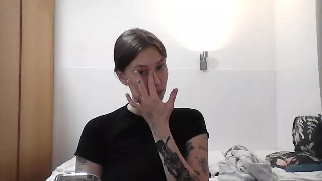 JuicyErika online show from 19, 6, 2026