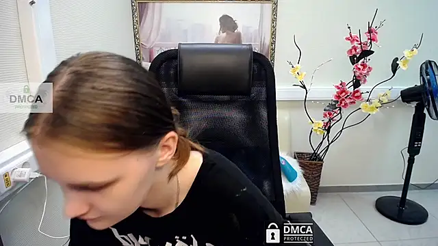  donnaSia  online show from 16, 7, 2026
