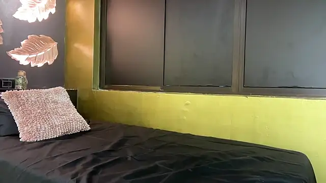 Violett Moonx online show from 18, 6, 2026