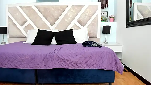 Mia Velez1 online show from 26, 4, 2026