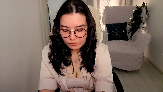 MomoRins online show from 4, 6, 2026