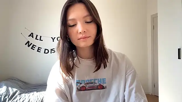 RochelTrewhitt online show from 25, 4, 2026