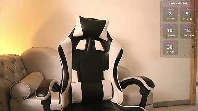 Snapshot of Velvet_Raze chatting on 3, 7, 2026 Velvet Raze online show from 3, 7, 2026