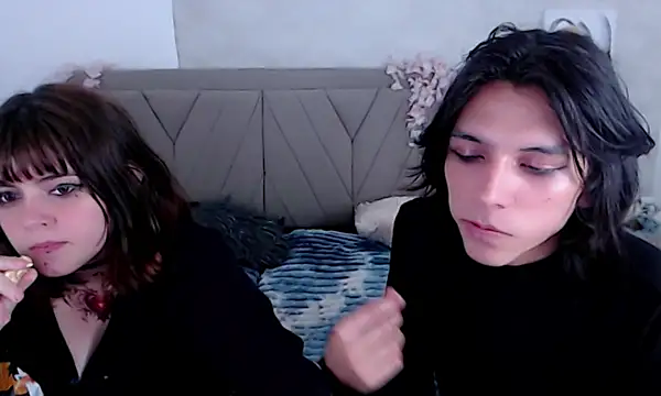 Snapshot of raven_n_matt chatting on 21, 5, 2026 raven n matt online show from 21, 5, 2026