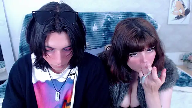 Snapshot of raven_n_matt chatting on 13, 5, 2026 raven n matt online show from 13, 5, 2026