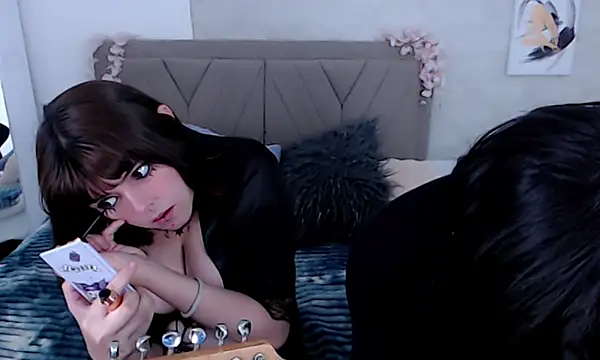 Snapshot of raven_n_matt chatting on 20, 5, 2026 raven n matt online show from 20, 5, 2026