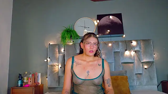 LiaaMoretti   online show from 8, 5, 2026
