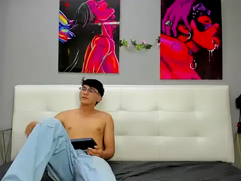 Megan78couple online show from 24, 4, 2026