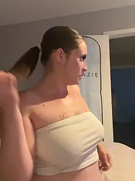 Poppylooloo online show from 21, 7, 2026
