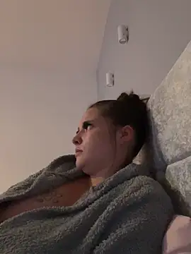 Poppylooloo online show from 9, 6, 2026