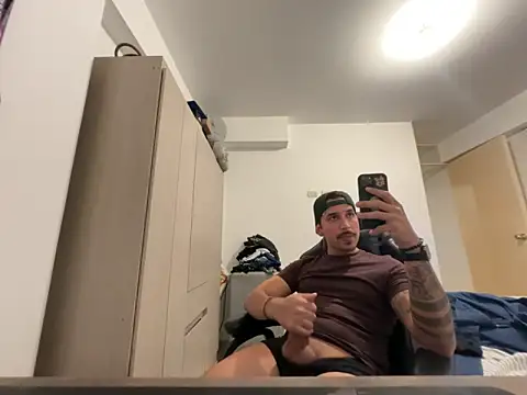 Luchonaked online show from 22, 4, 2026