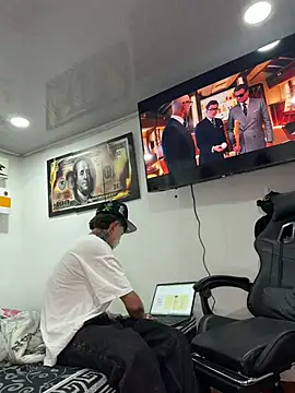 Jackdaniel001  online show from 28, 5, 2026