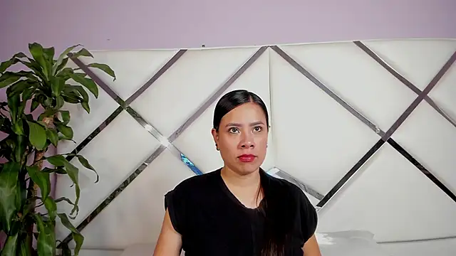 Nicol Alvarez1 online show from 7, 5, 2026