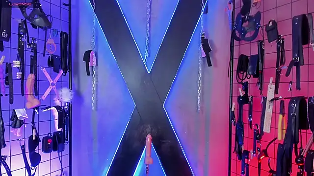IzobethAri BDSM online show from 10, 5, 2026