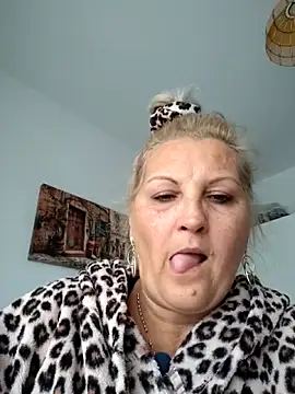 Divineblond online show from 27, 10, 2025