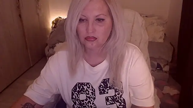 Divineblond online show from 7, 3, 2026