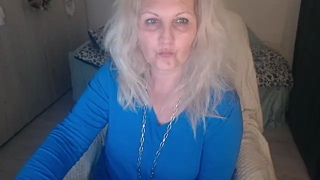 Divineblond online show from 24, 3, 2026