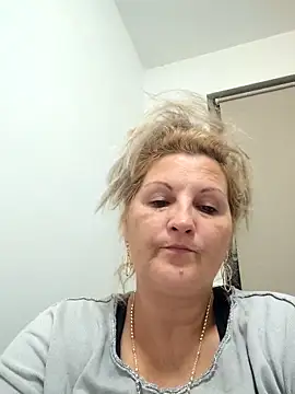 Divineblond online show from 4, 10, 2025