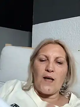 Divineblond online show from 24, 4, 2026