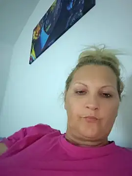 Divineblond online show from 3, 6, 2026
