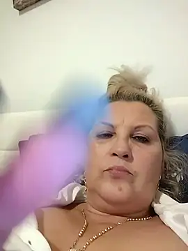 Divineblond online show from 4, 12, 2025