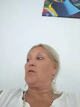 Snapshot of Divineblond chatting on 12, 7, 2026 Divineblond online show from 12, 7, 2026