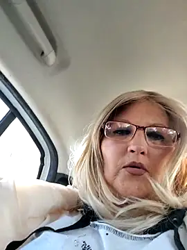 Divineblond online show from 21, 10, 2025