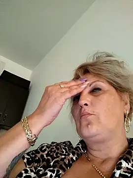 Divineblond online show from 1, 10, 2025