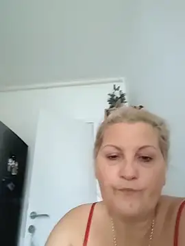 Divineblond online show from 12, 11, 2025