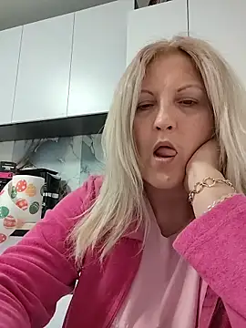 Divineblond online show from 22, 4, 2026