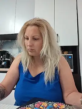 Divineblond online show from 13, 5, 2026