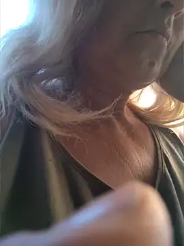 Snapshot of Divineblond chatting on 7, 6, 2026 Divineblond online show from 7, 6, 2026