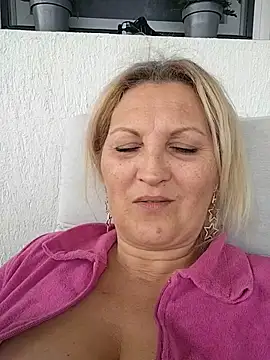 Divineblond online show from 14, 4, 2026