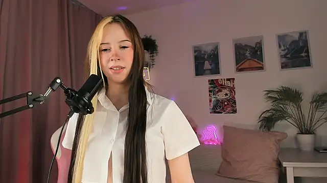 Luvienne Belle online show from 25, 6, 2026