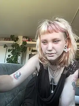 Darkutie online show from 23, 4, 2026