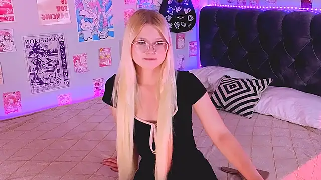 LunariaFox online show from 26, 7, 2026