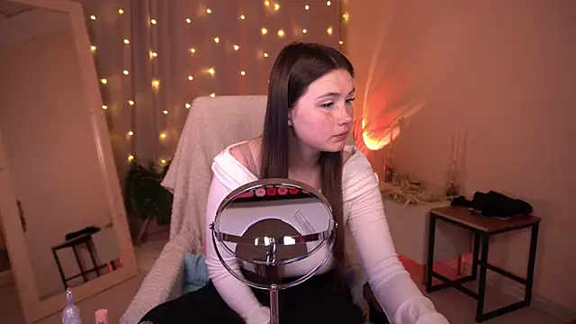 BettyMarlowe online show from 5, 5, 2026