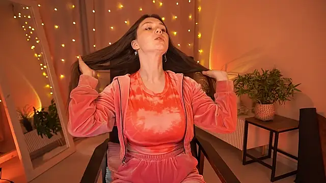 BettyMarlowe online show from 9, 5, 2026
