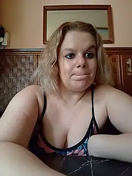 Maryquenn online show from 8, 7, 2026