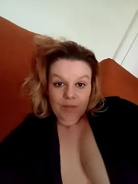 Maryquenn online show from 30, 4, 2026