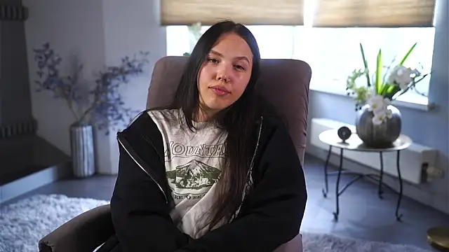 KristinSthill online show from 24, 4, 2026