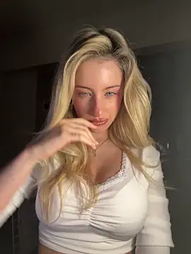 Snapshot of lulov chatting on 14, 6, 2026 lulov online show from 14, 6, 2026