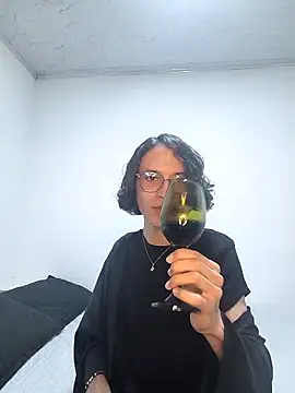 LONDON ROSE online show from 28, 4, 2026