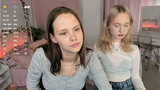 Snapshot of lisaluve chatting on 17, 6, 2026 lisaluve online show from 17, 6, 2026