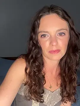 violette rose online show from 24, 4, 2026