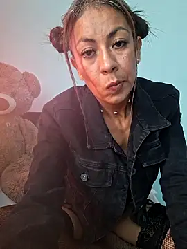 DulceTraviesa77 online show from 24, 4, 2026
