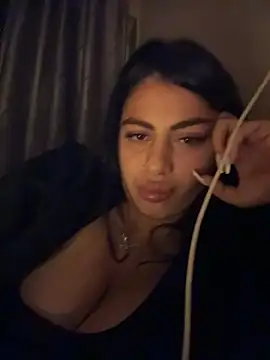 LilyLovell online show from 9, 5, 2026